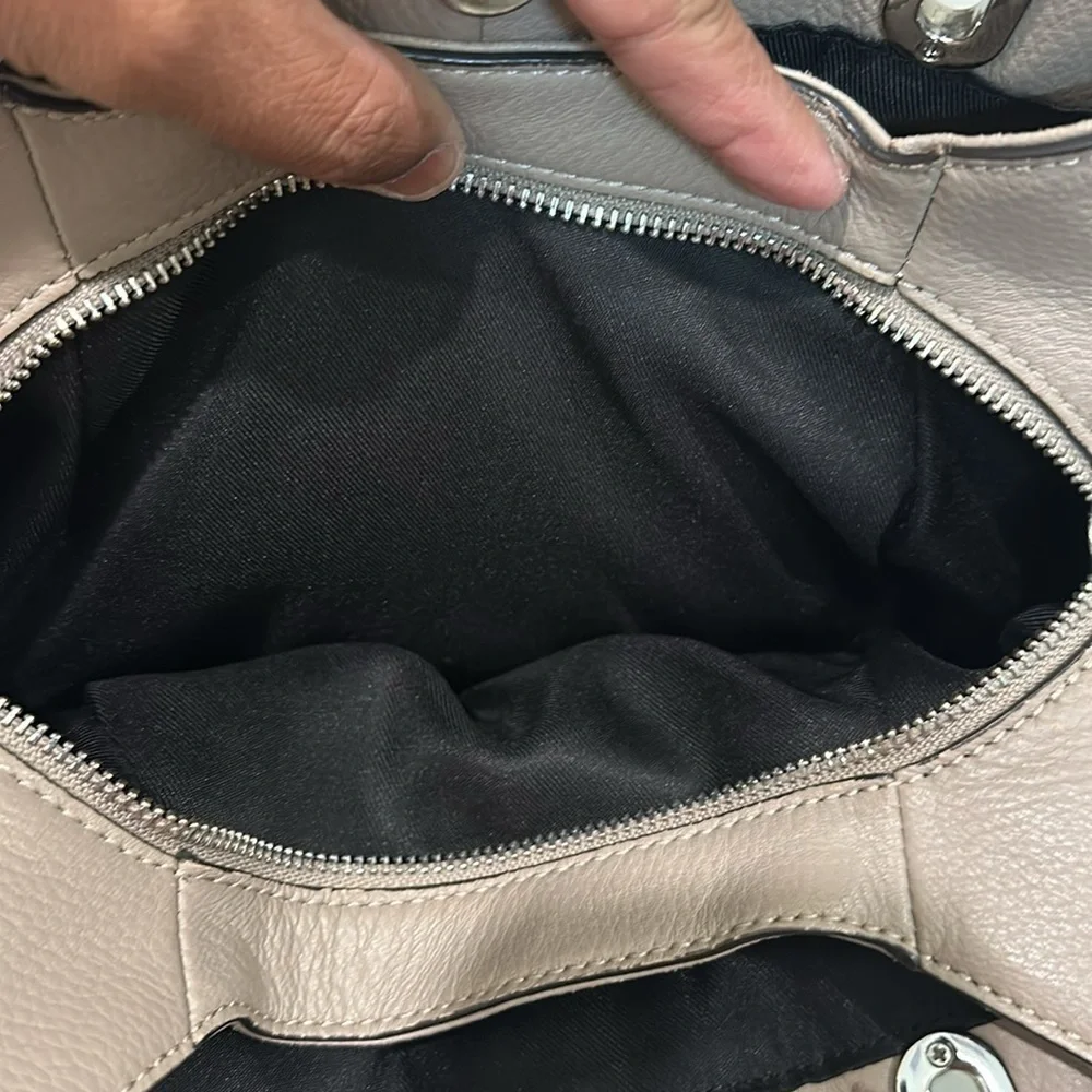 Vince Camuto tote
